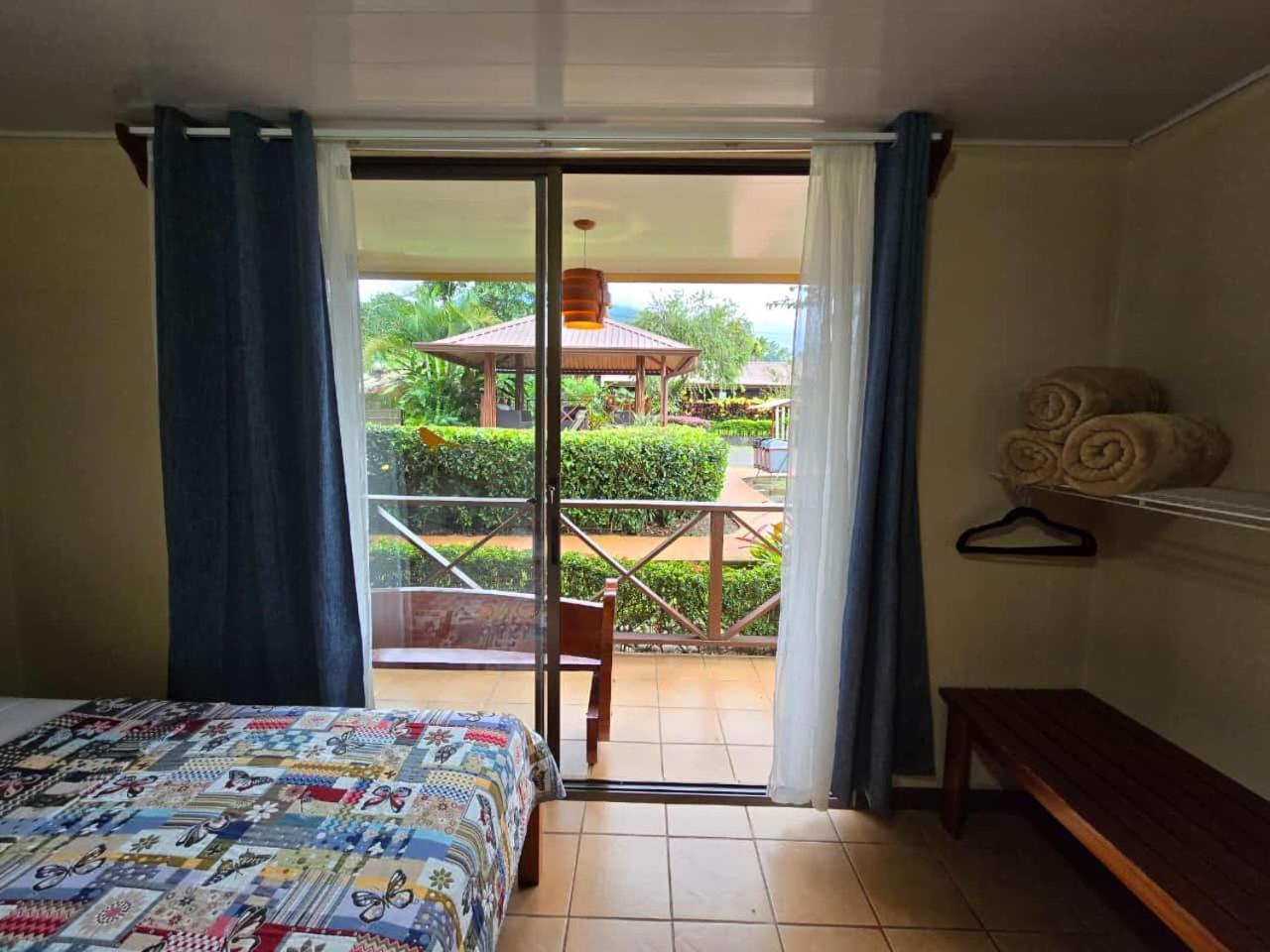Hotel Iris Arenal La Fortuna 외부 사진