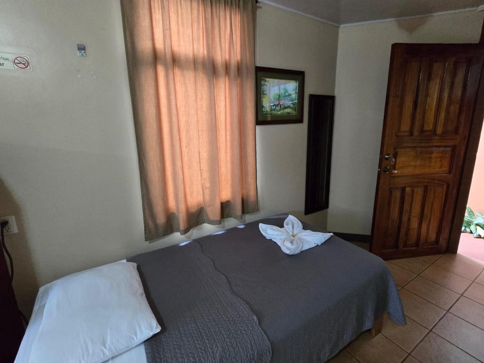 Hotel Iris Arenal La Fortuna 외부 사진