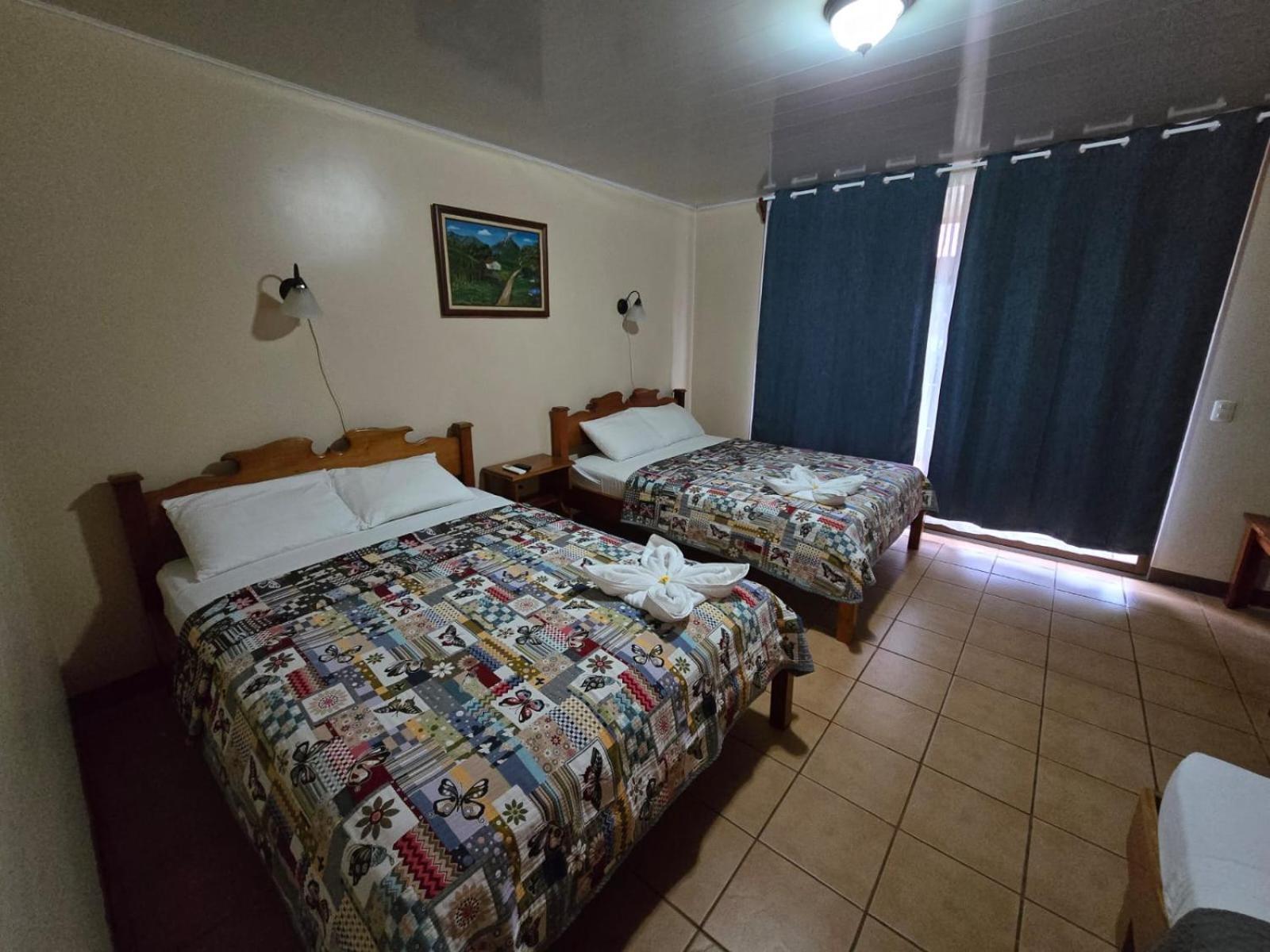 Hotel Iris Arenal La Fortuna 외부 사진