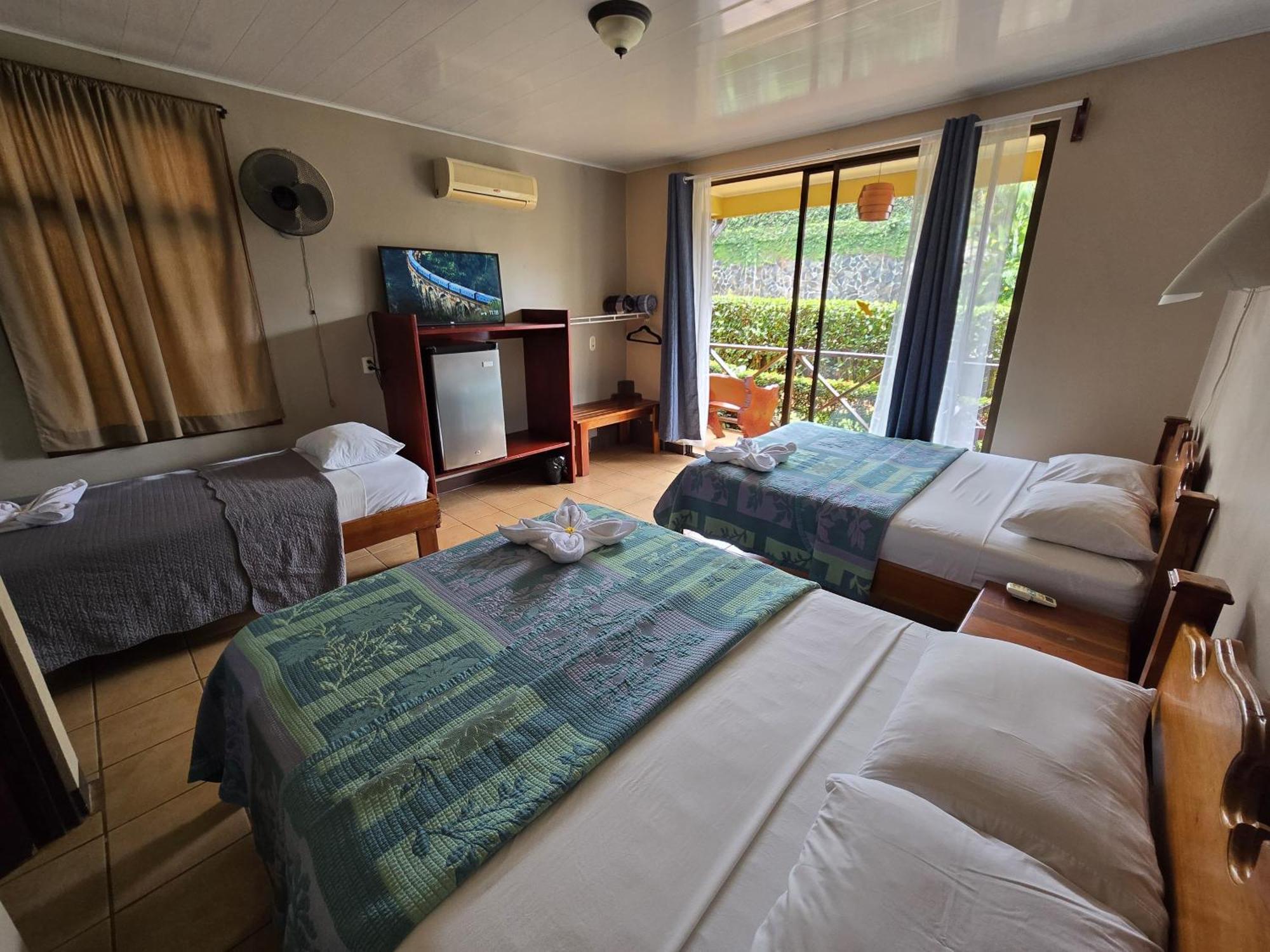 Hotel Iris Arenal La Fortuna 외부 사진