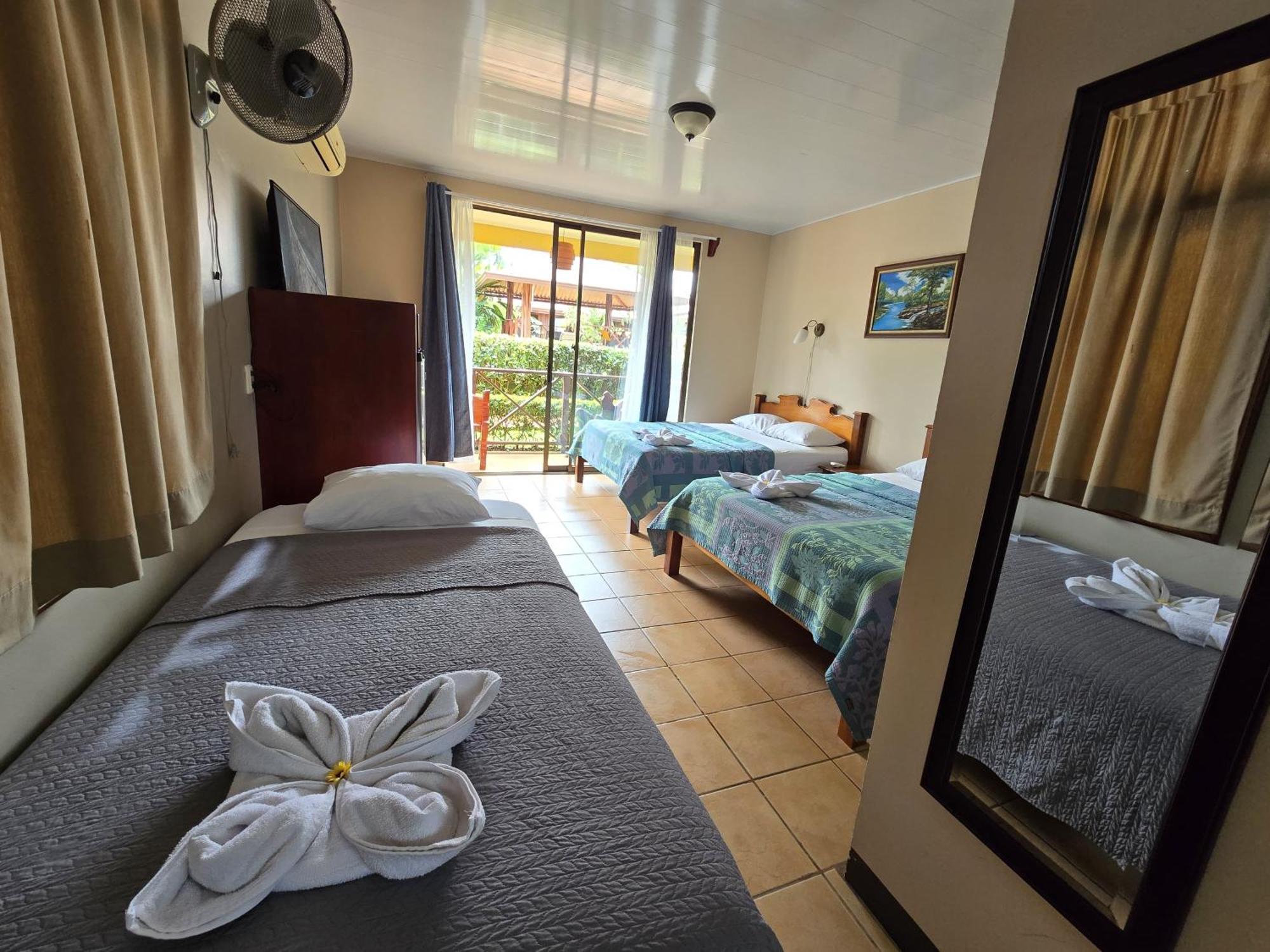 Hotel Iris Arenal La Fortuna 외부 사진