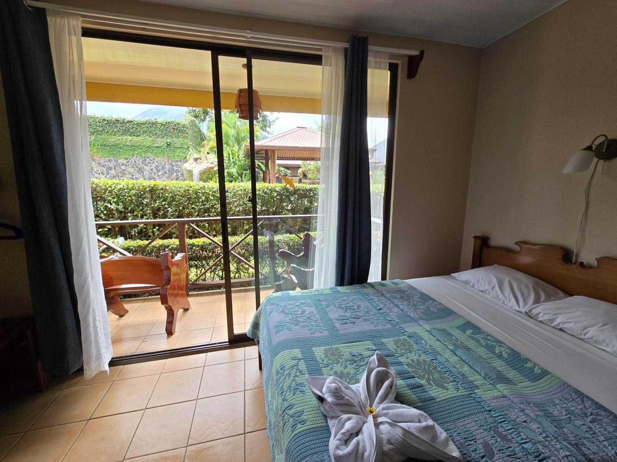 Hotel Iris Arenal La Fortuna 외부 사진