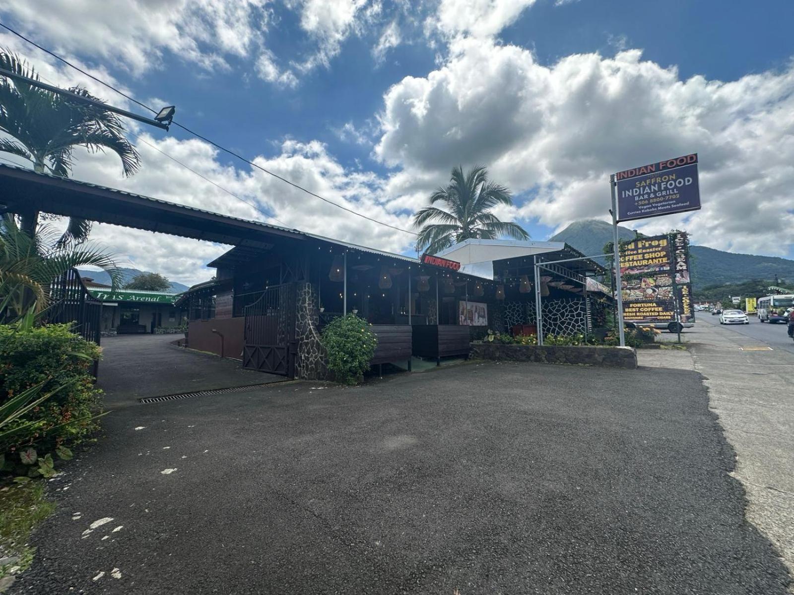 Hotel Iris Arenal La Fortuna 외부 사진